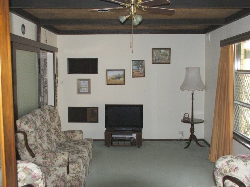 8 Chatsworth Avenue, Valley View SA 5093