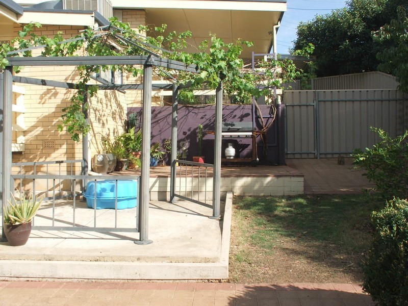 57 Knightsbridge Avenue, Valley View SA 5093