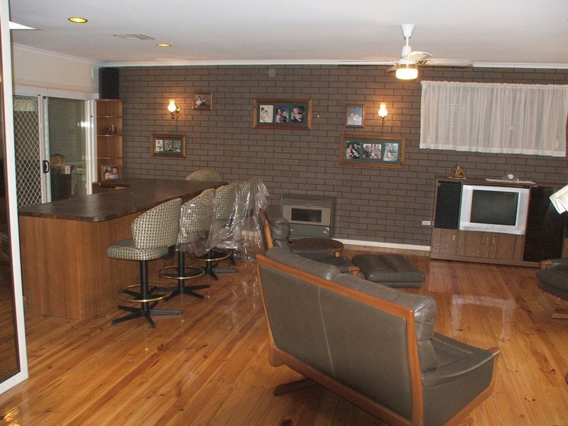 4 Bradman Road, Parafield Gardens SA 5107