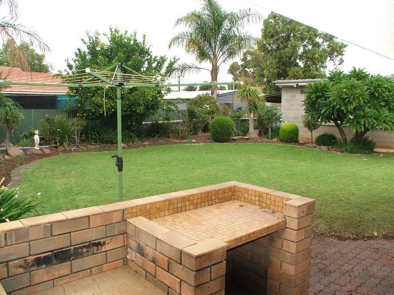 4 Bradman Road, Parafield Gardens SA 5107