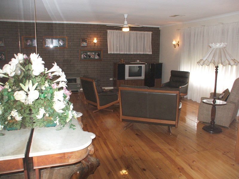 4 Bradman Road, Parafield Gardens SA 5107