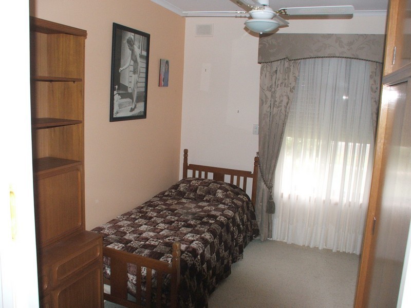 4 Bradman Road, Parafield Gardens SA 5107