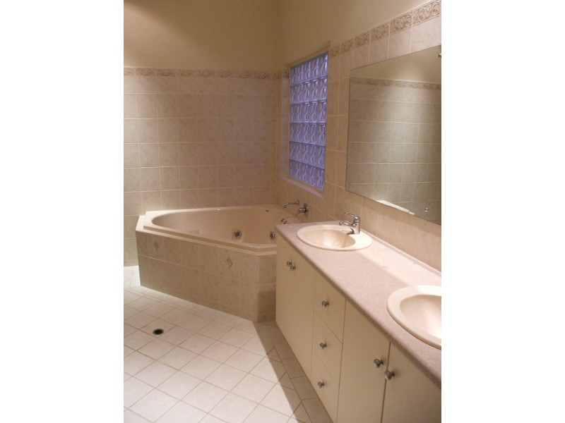 29 Beaufort Avenue, Golden Grove SA 5125