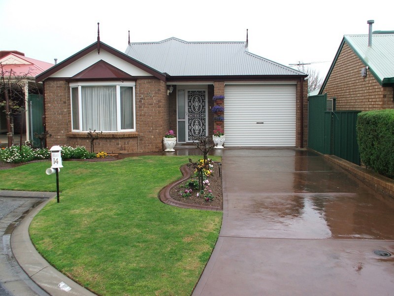 14 Lake Magenta Court, Greenwith SA 5125