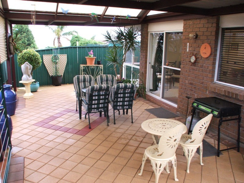 14 Lake Magenta Court, Greenwith SA 5125