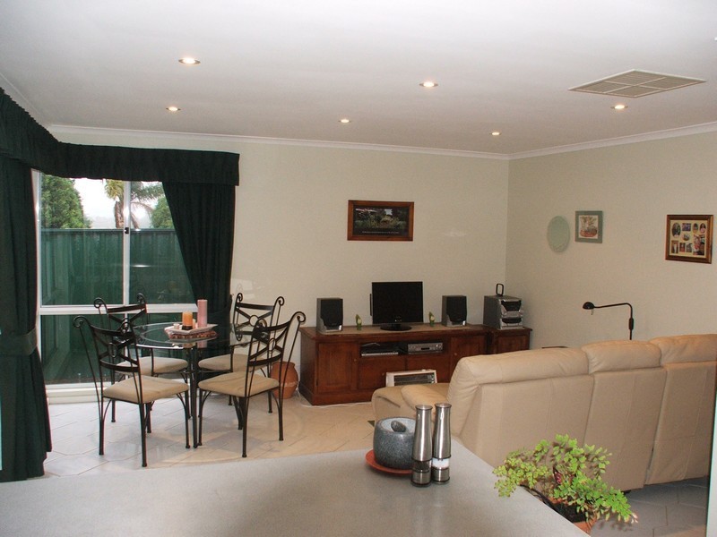 14 Lake Magenta Court, Greenwith SA 5125