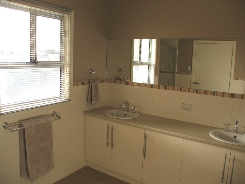 6 Adeline Street, Mawson Lakes SA 5095