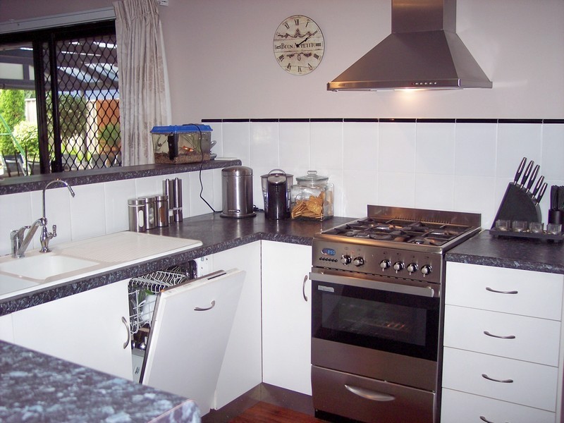 8 Jacaranda Grove, Golden Grove SA 5125