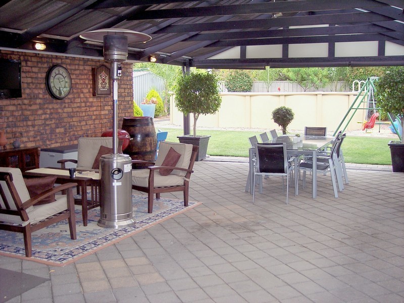 8 Jacaranda Grove, Golden Grove SA 5125