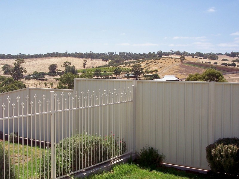 17 Bloomfield Avenue, Wynn Vale SA 5127