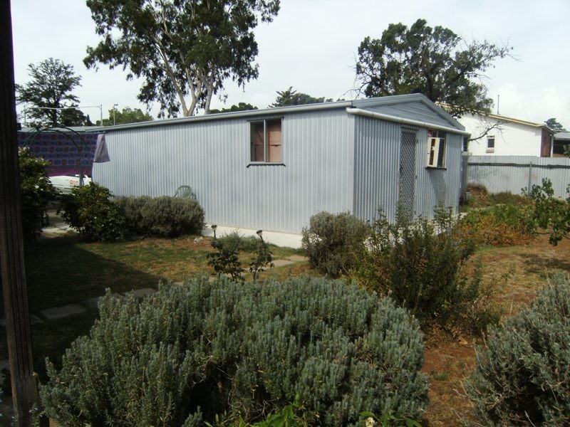 8 Garlick Road, Elizabeth Park SA 5113