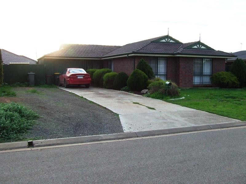 18  Pyrus Crescent, Andrews Farm SA 5114