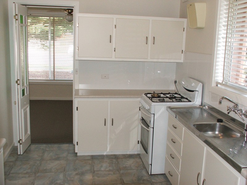 5 Woodlands Road, Elizabeth Downs SA 5113