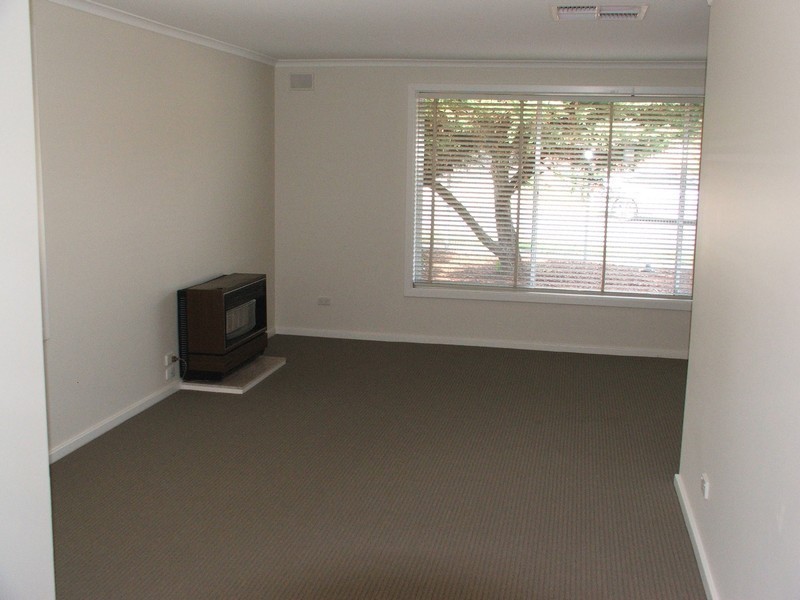 5 Woodlands Road, Elizabeth Downs SA 5113