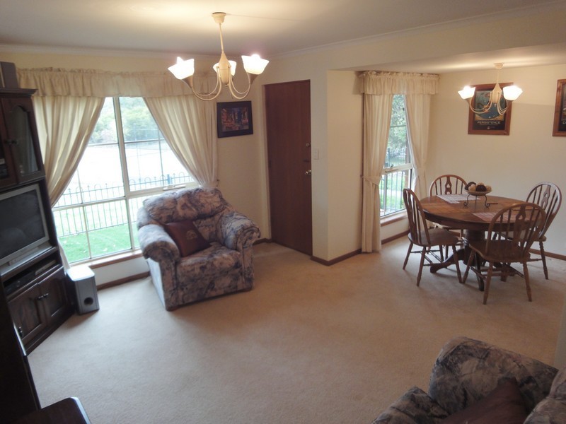 Unit 2, 36 Debenham Court, Greenwith SA 5125