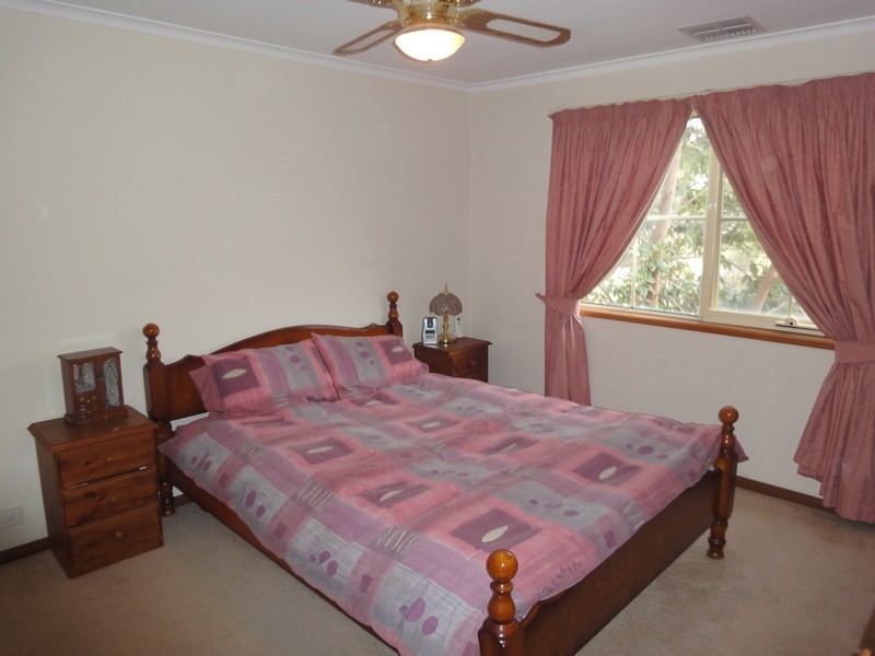 Unit 2, 36 Debenham Court, Greenwith SA 5125