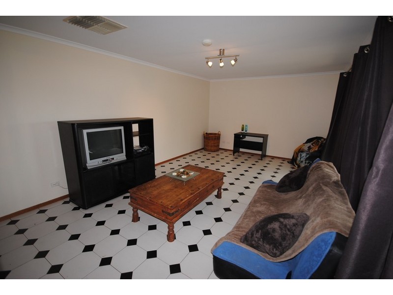 9 Jacquard Court, Greenwith SA 5125