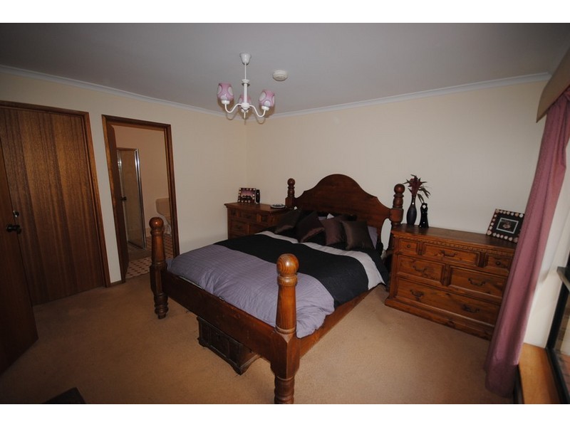 9 Jacquard Court, Greenwith SA 5125