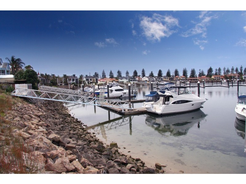 22 Gulf Point Drive, North Haven SA 5018