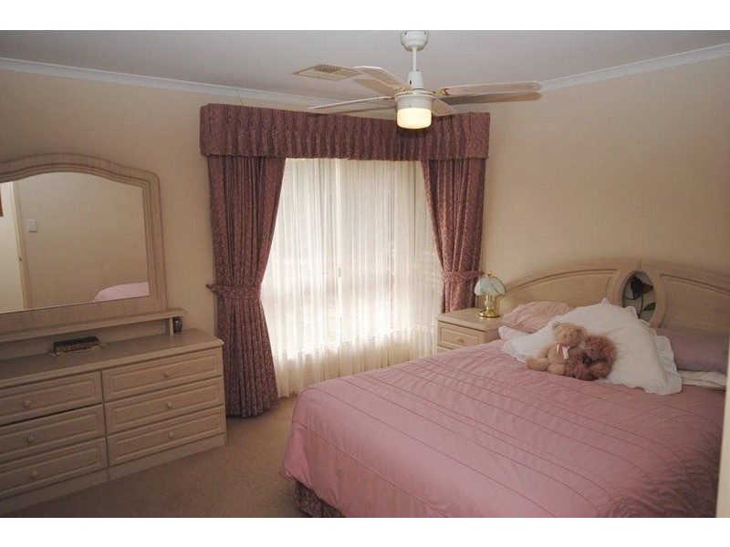 25 Rowe Circuit, Walkley Heights SA 5098