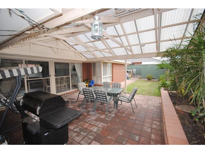 25 Rowe Circuit, Walkley Heights SA 5098