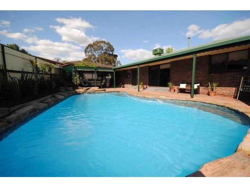 4 Lutana Grove, Dernancourt SA 5075