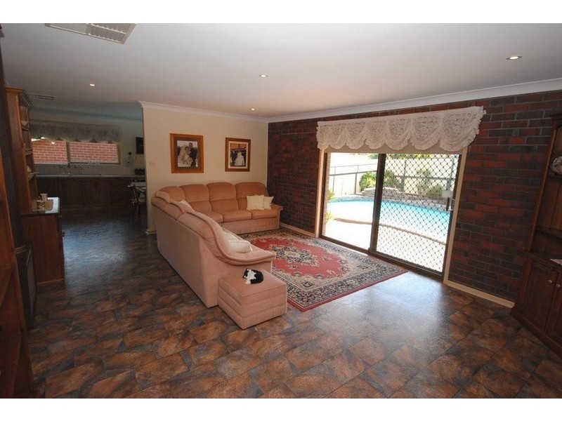 4 Lutana Grove, Dernancourt SA 5075