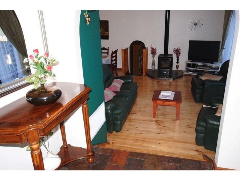 5 Bowhey Court, Redwood Park SA 5097