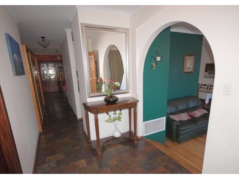 5 Bowhey Court, Redwood Park SA 5097