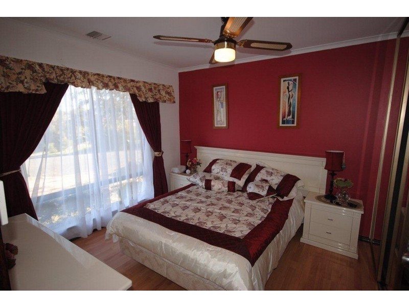 5 Bowhey Court, Redwood Park SA 5097