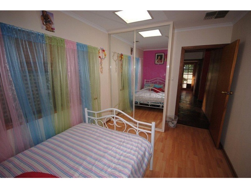 5 Bowhey Court, Redwood Park SA 5097