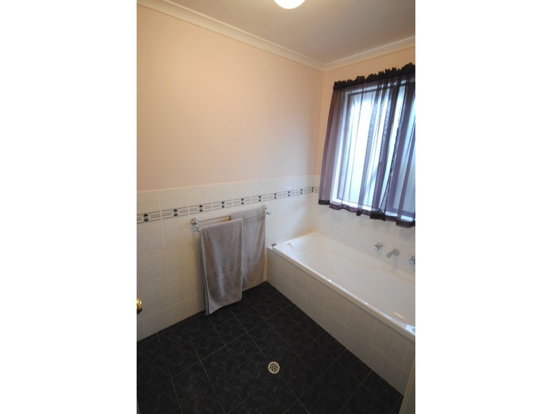 21 Chapel Hill Road, Greenwith SA 5125