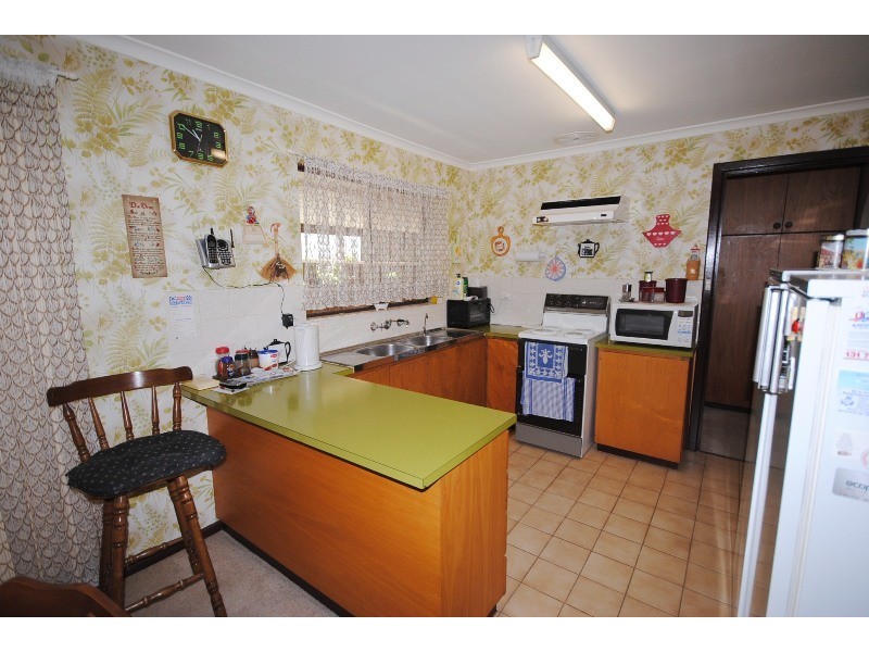 4 Leonis Avenue, Hope Valley SA 5090