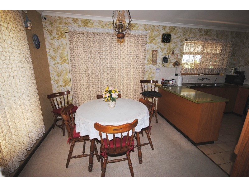 4 Leonis Avenue, Hope Valley SA 5090