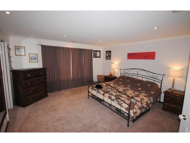 2 Cameron Court, Redwood Park SA 5097