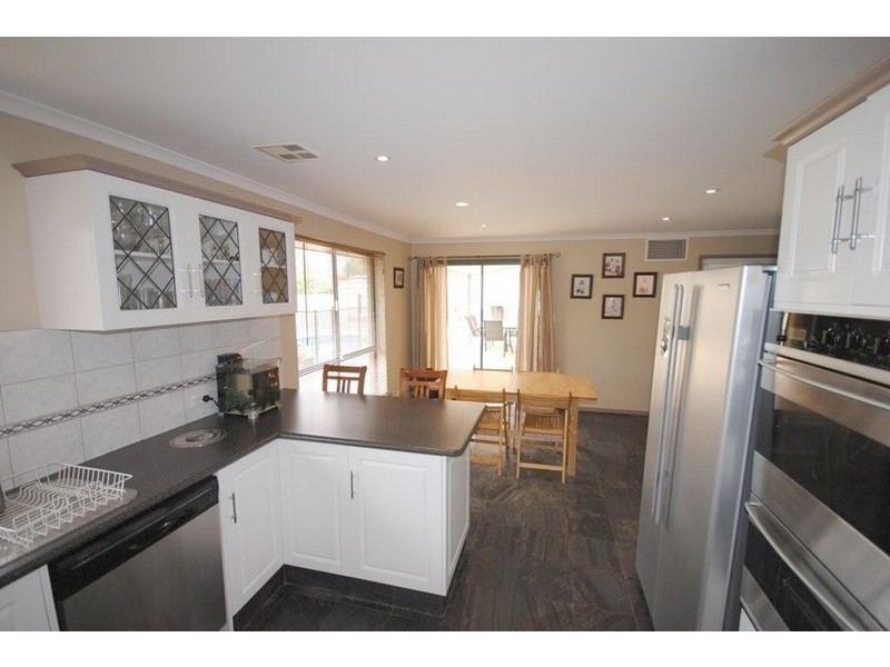 2 Cameron Court, Redwood Park SA 5097