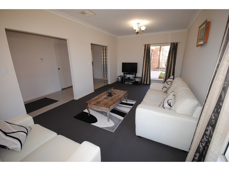 3 Martinique Walk, Mawson Lakes SA 5095