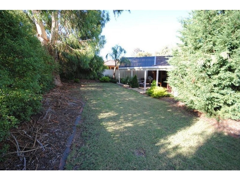 22 Doulton Crescent, Modbury Heights SA 5092