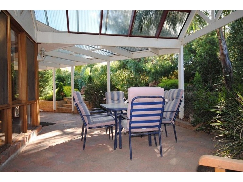 22 Doulton Crescent, Modbury Heights SA 5092