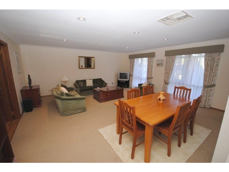 22 Doulton Crescent, Modbury Heights SA 5092