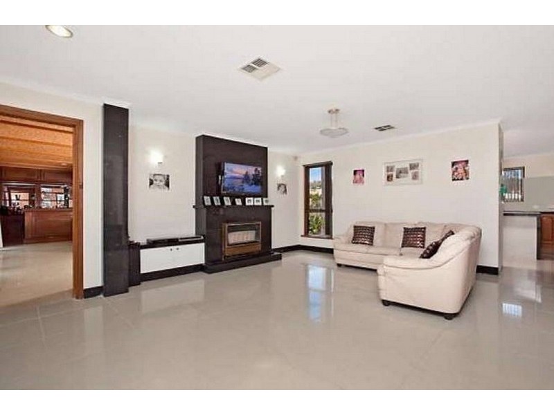 36 Kara Crescent, Gulfview Heights SA 5096