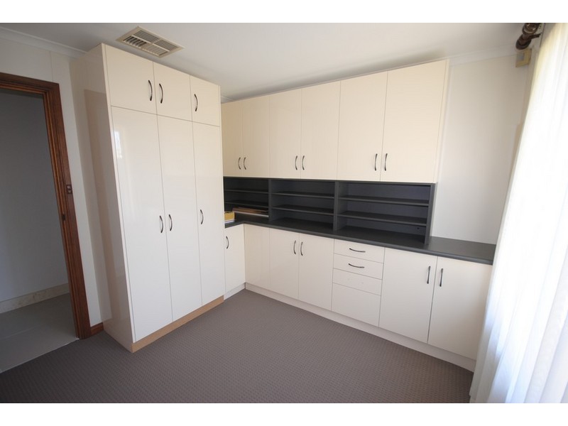 36 Kara Crescent, Gulfview Heights SA 5096