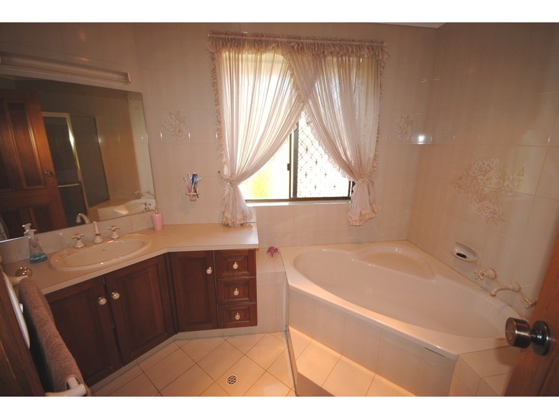 36 Kara Crescent, Gulfview Heights SA 5096