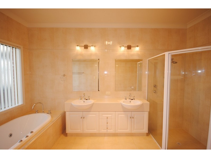 82 Sanctuary Drive, Mawson Lakes SA 5095