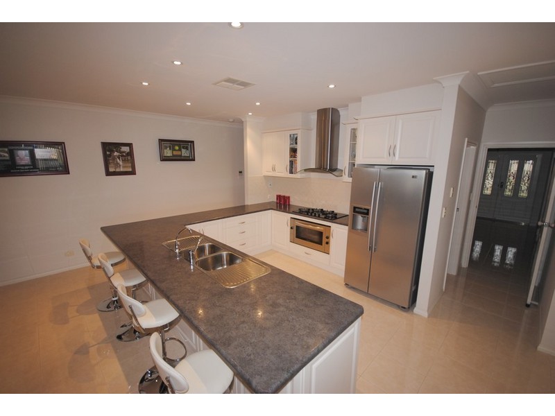 82 Sanctuary Drive, Mawson Lakes SA 5095