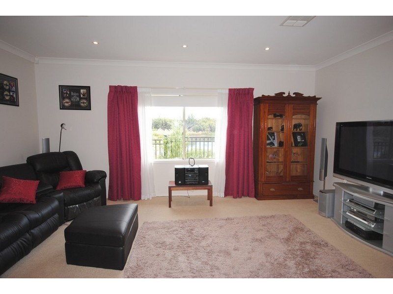 82 Sanctuary Drive, Mawson Lakes SA 5095