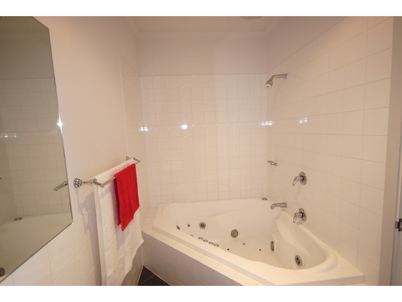 24 Grasswren Way, Mawson Lakes SA 5095