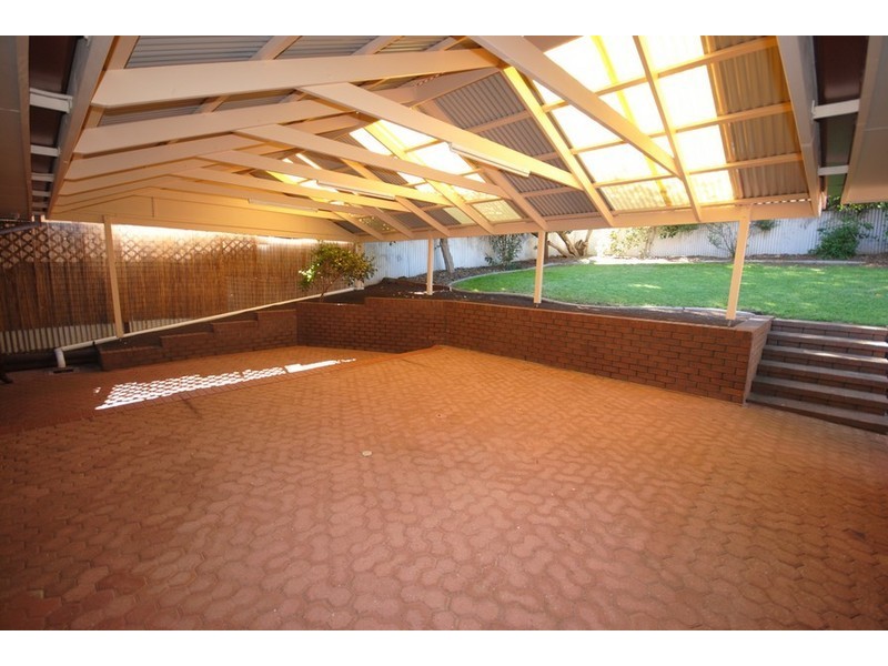 17 De Castella Avenue, Wynn Vale SA 5127