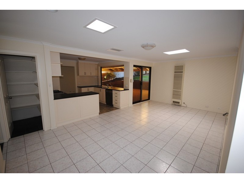 17 De Castella Avenue, Wynn Vale SA 5127