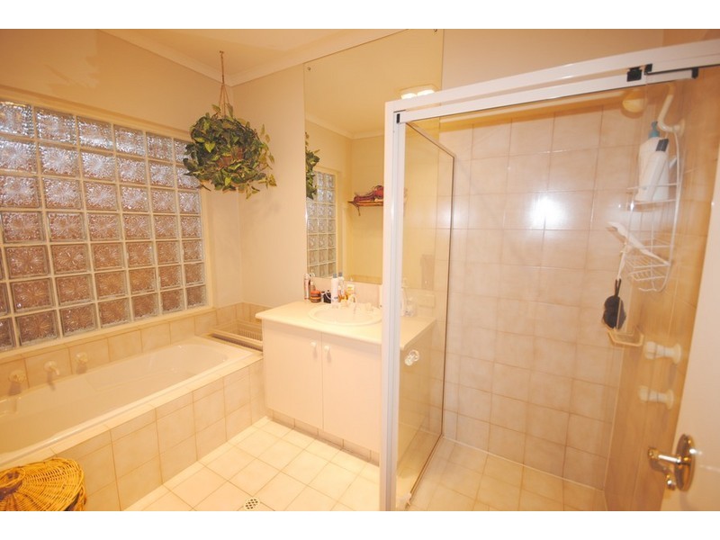 2 Alesia Court, Hope Valley SA 5090